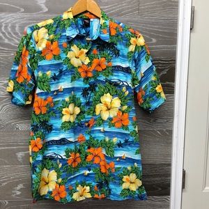 Squish Wear short sleeve button down Hawaiian